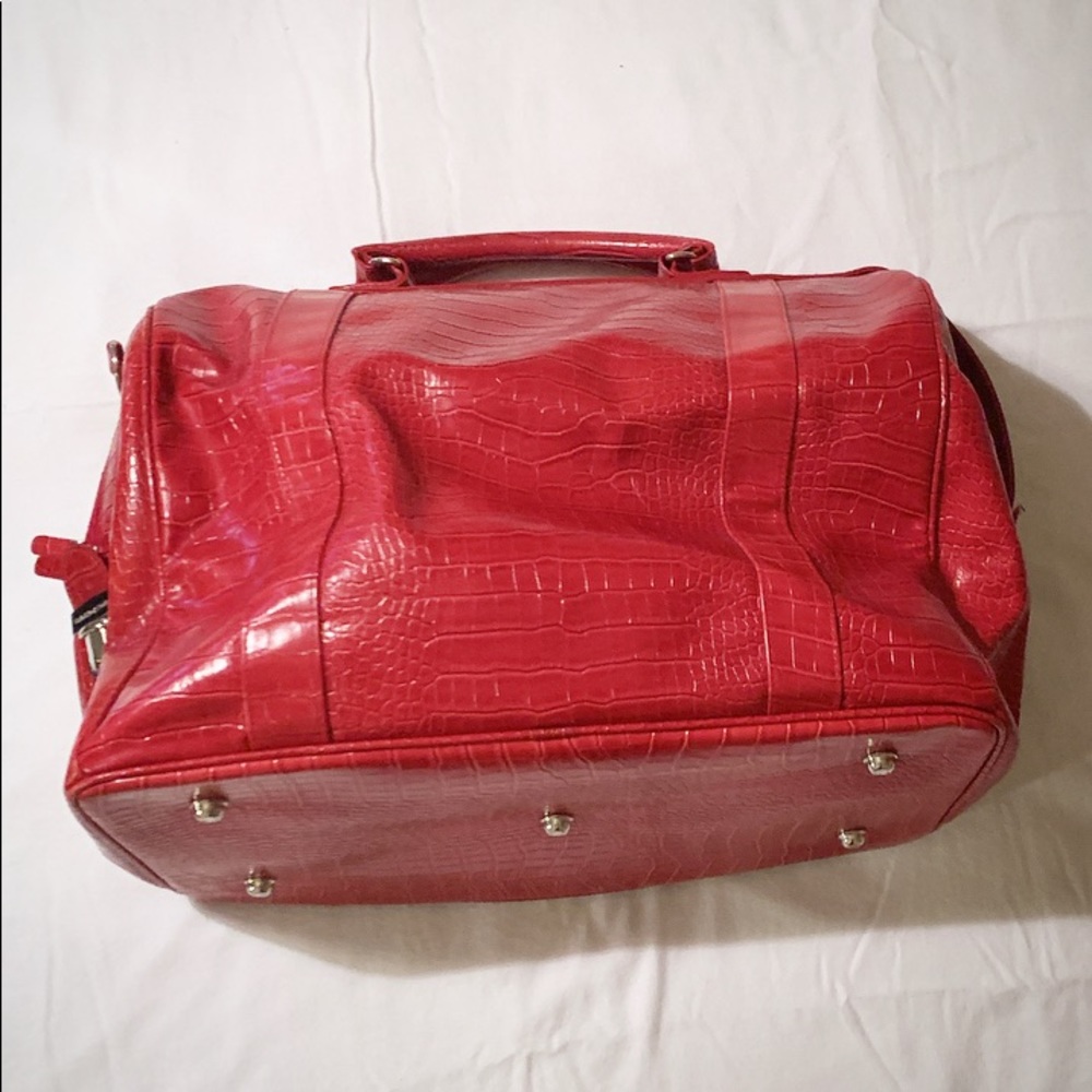 Red Weekender carry on bag - Picture 6 of 8